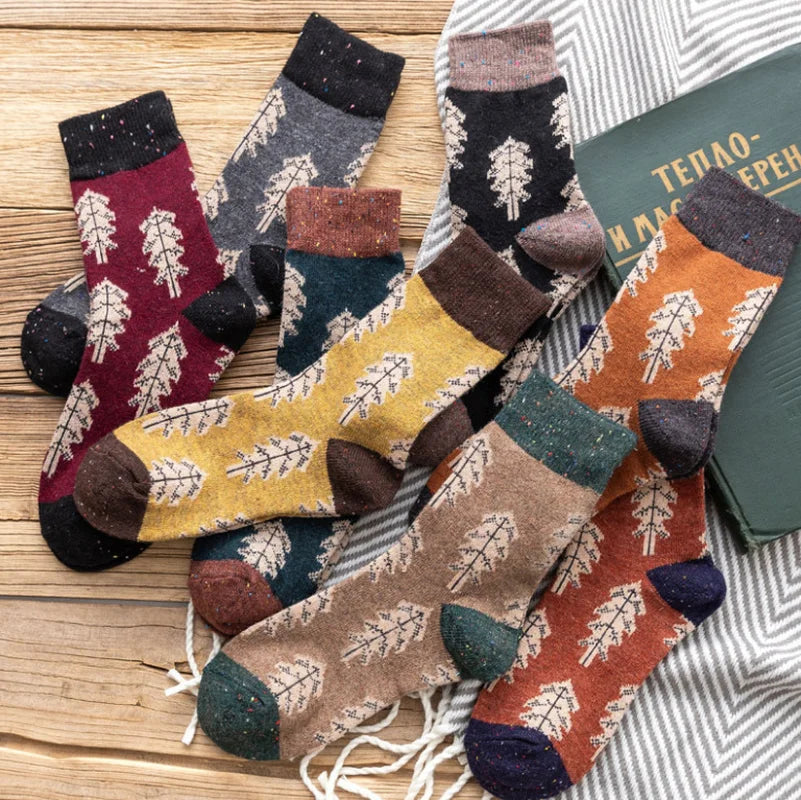 Japanese Style Autumn Winter Women Wool Socks Clay-colored Chiffon Ladies Warm Socks with Christmas Tree Thickened 134