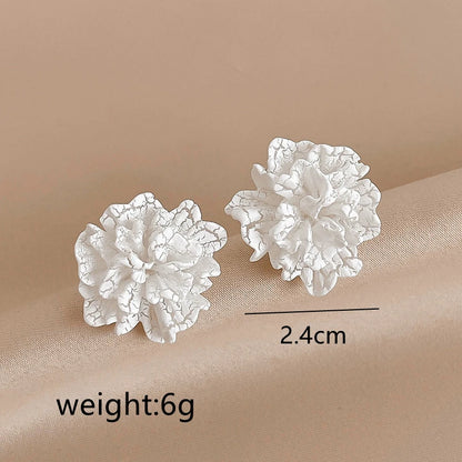 New Big White Flowers Stud Earrings for Women Personality Fashion Unique Design Brincos Wedding Jewelry Wholesale Birthday Gift