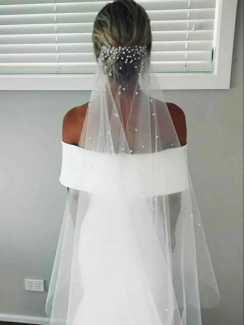 TOPQUEEN Elegant Pearls Bridal Veil Soft 1 Tier Beaded Wedding Veil for Bride Simple Cathedral Length Veils with Comb v180