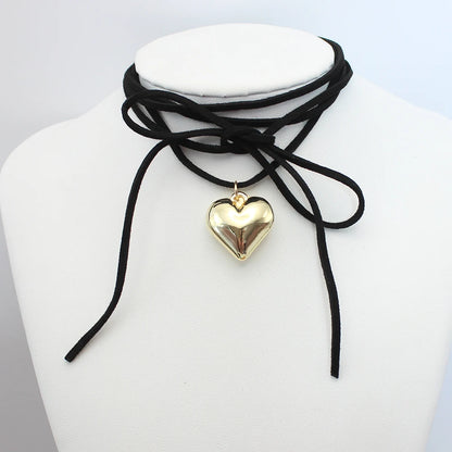 New Goth Black Velvet Big Heart Pendant Choker Necklace for Women Elegant Weave Knotted Bowknot Adjustable Chain Jewelry