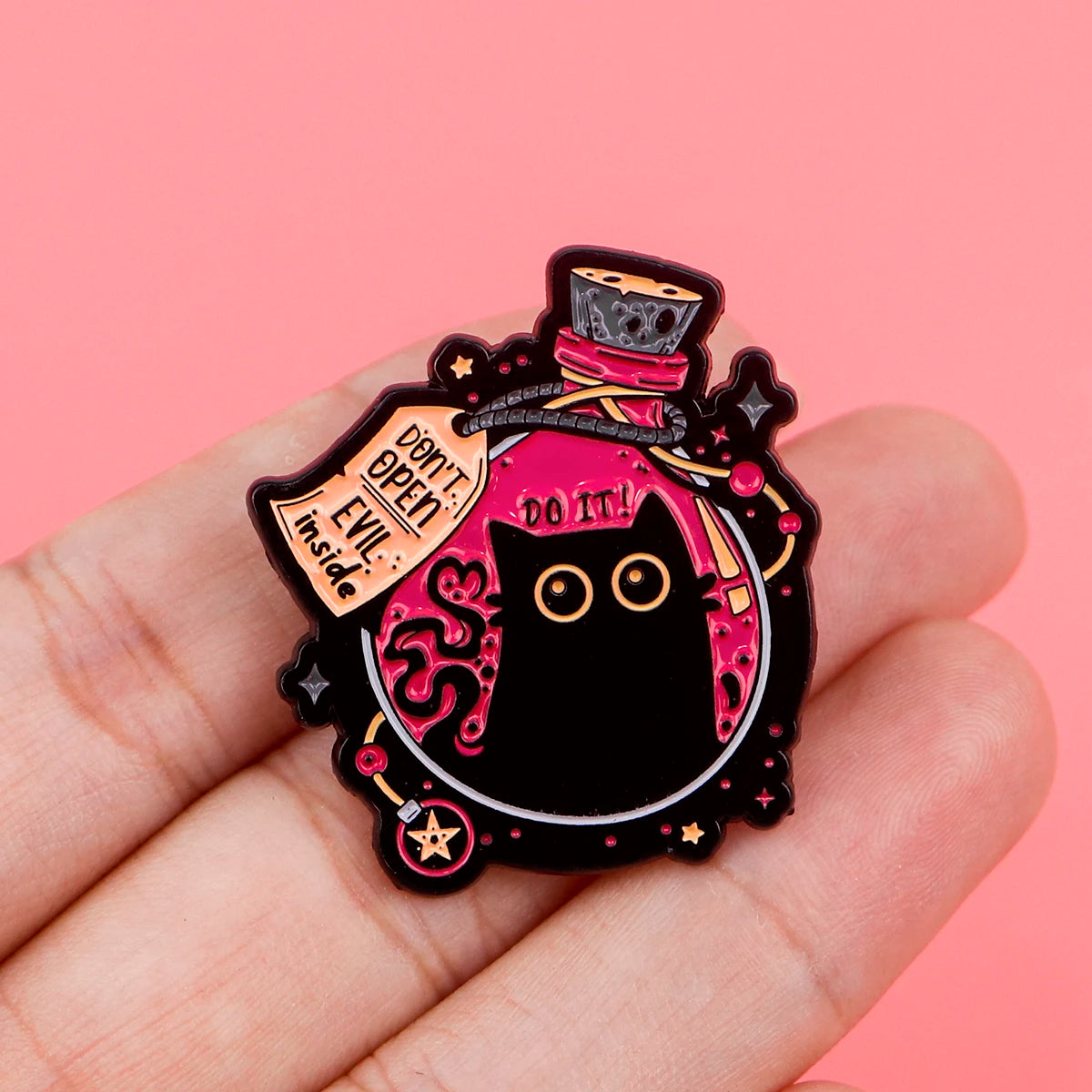 Black Cat Enamel Pin Funny Witch Brooches for Women Men Lapel Pin Backpack Bags Badges Halloween Gifts Clothing Accessories